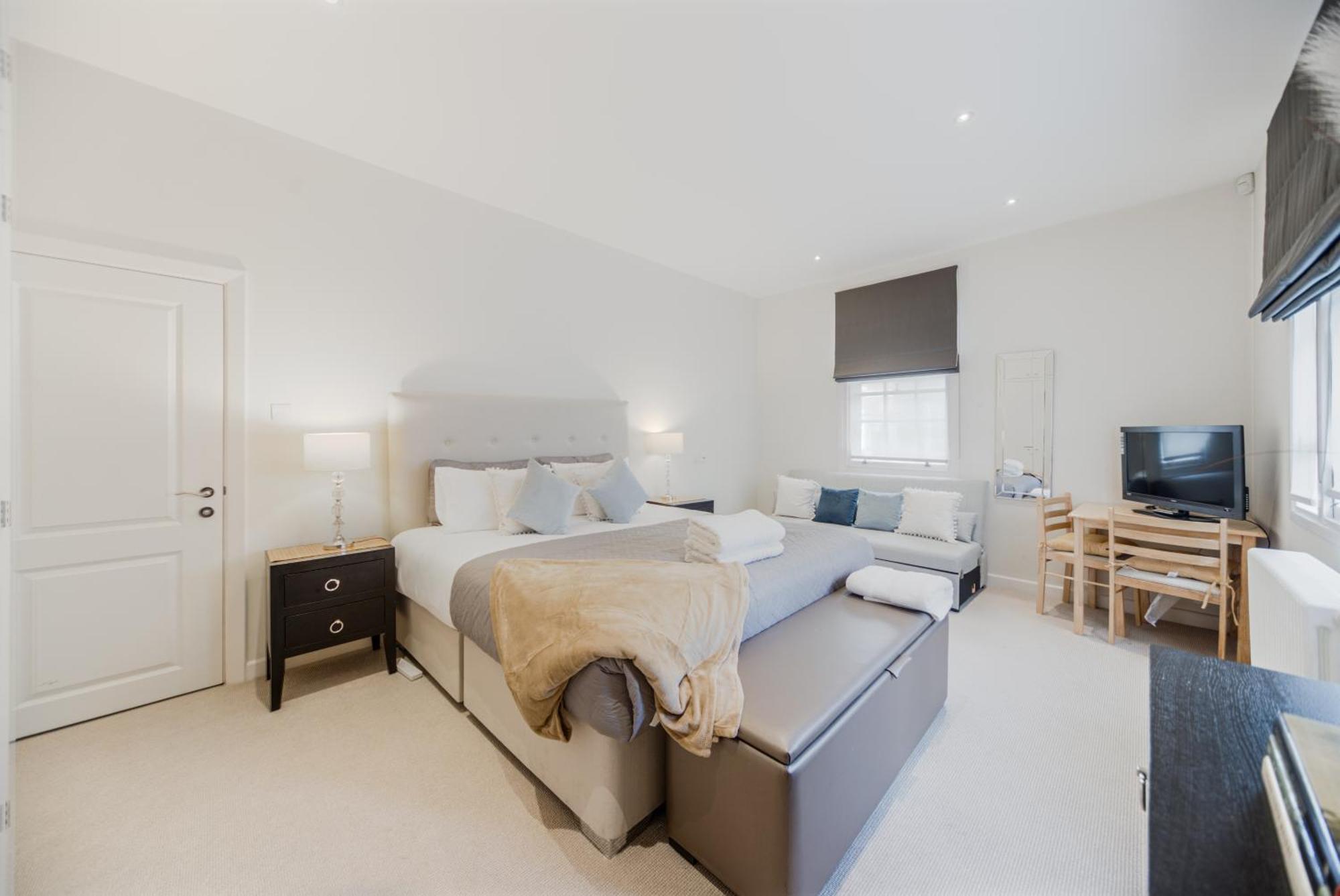 Estatesmen Mayfair London